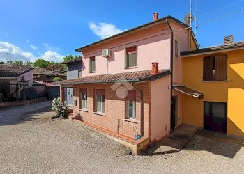 Three-room apartment Via del Teatro, Molinella - photo 2