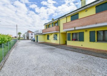 Three-room apartment Via Russia, Poggio Renatico - photo 1
