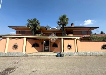 Portion of a house Via Lobrino, Cerano - photo 15