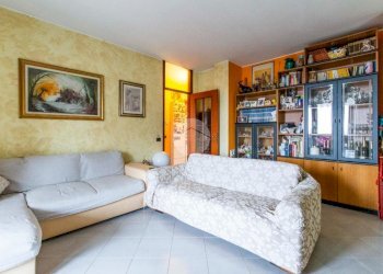 Three-room apartment Via Massimo D'Azeglio, Rozzano - photo 4