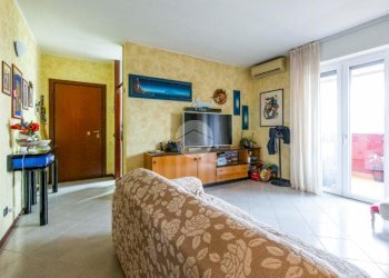 Three-room apartment Via Massimo D'Azeglio, Rozzano - photo 5