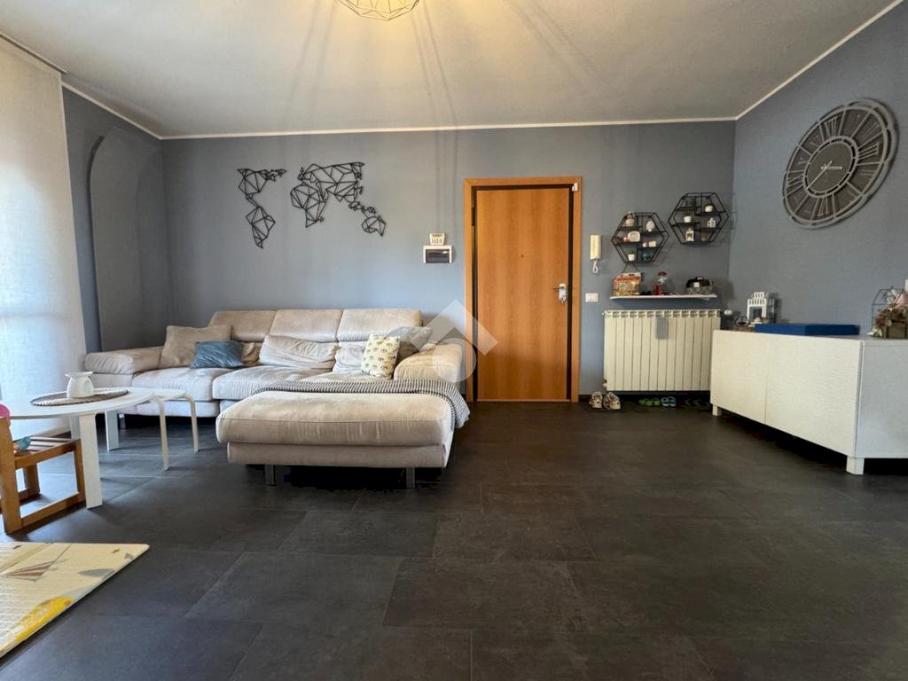 Three-room apartment Via Goffredo Mameli, Cameri - photo 1