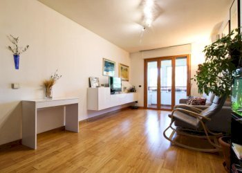 Three-room apartment Via Duccio di Buoninsegna, Assago - photo 1