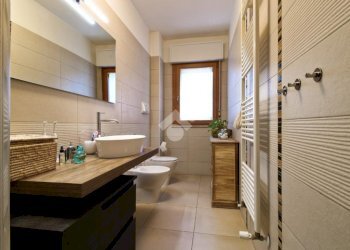 Three-room apartment Via Duccio di Buoninsegna, Assago - photo 16