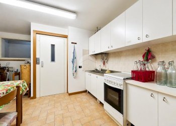 Four-room apartment Via Cornacchiara, Borghi - photo 21