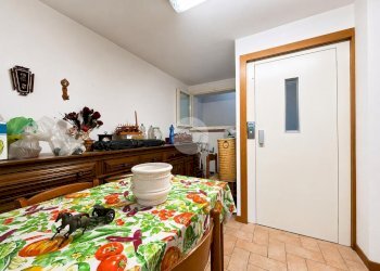 Four-room apartment Via Cornacchiara, Borghi - photo 22