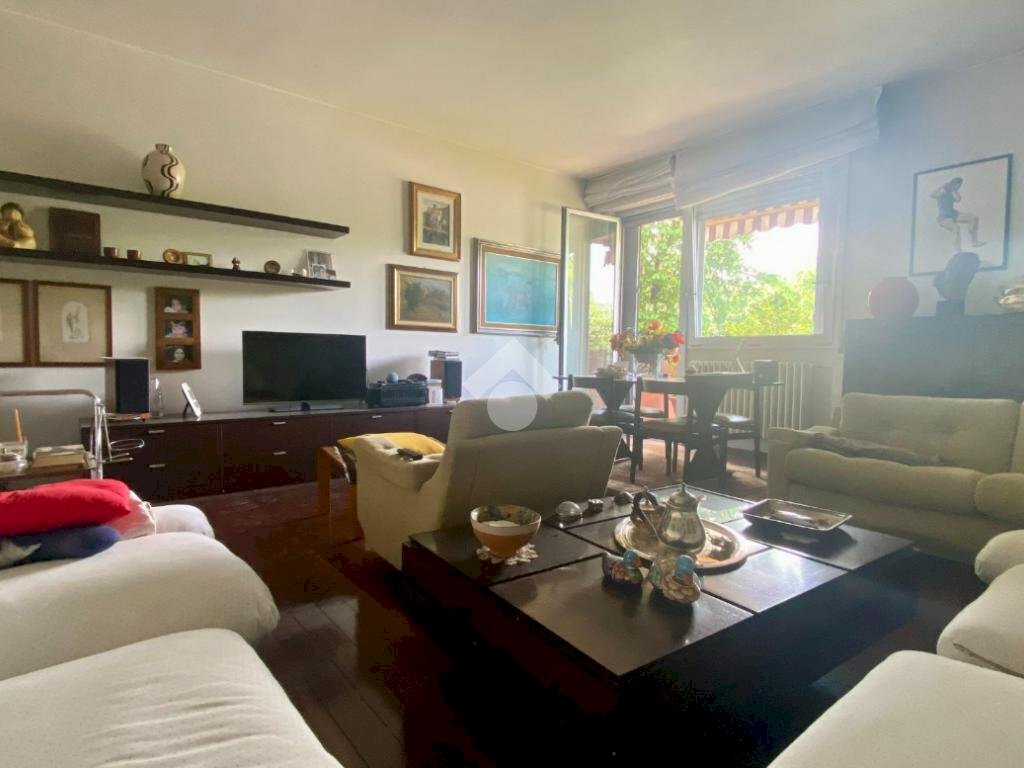 Four-room apartment Via Valsesia, Milano (neighborhood Baggio) - photo 2