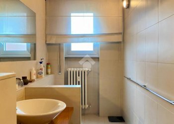 Four-room apartment Via Valsesia, Milano (neighborhood Baggio) - photo 21