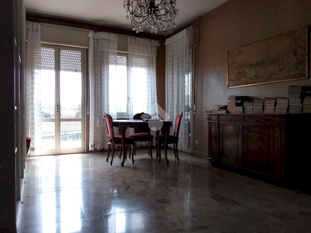 Three-room apartment Via 4 Giornate di Napoli, Reggio nell'Emilia - photo 1