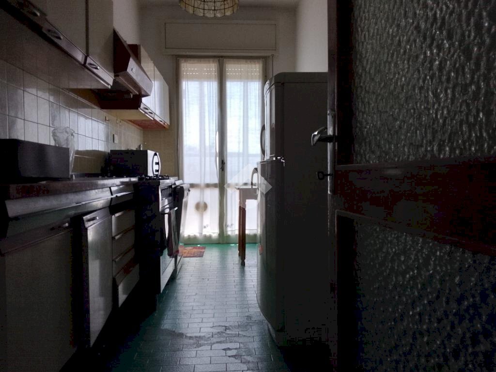 Three-room apartment Via 4 Giornate di Napoli, Reggio nell'Emilia - photo 2
