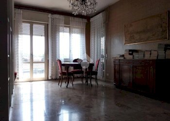 Three-room apartment Via 4 Giornate di Napoli, Reggio nell'Emilia - photo 1