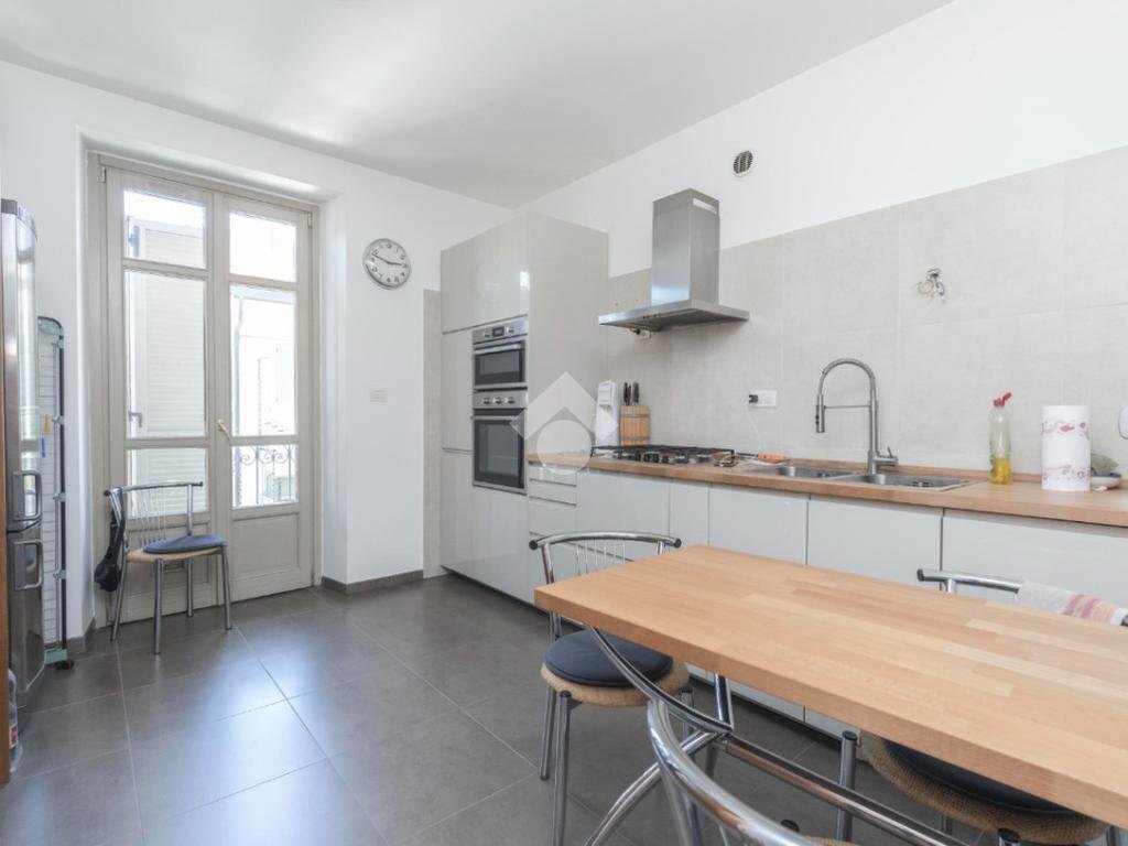 Four-room apartment Via giovanni da verazzano, Torino (neighborhood Crocetta) - photo 2
