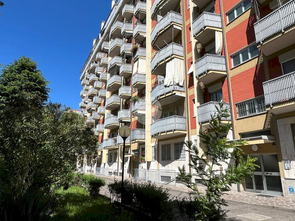 Three-room apartment Via Cascina Corba, Milano (neighborhood Inganni) - photo 1