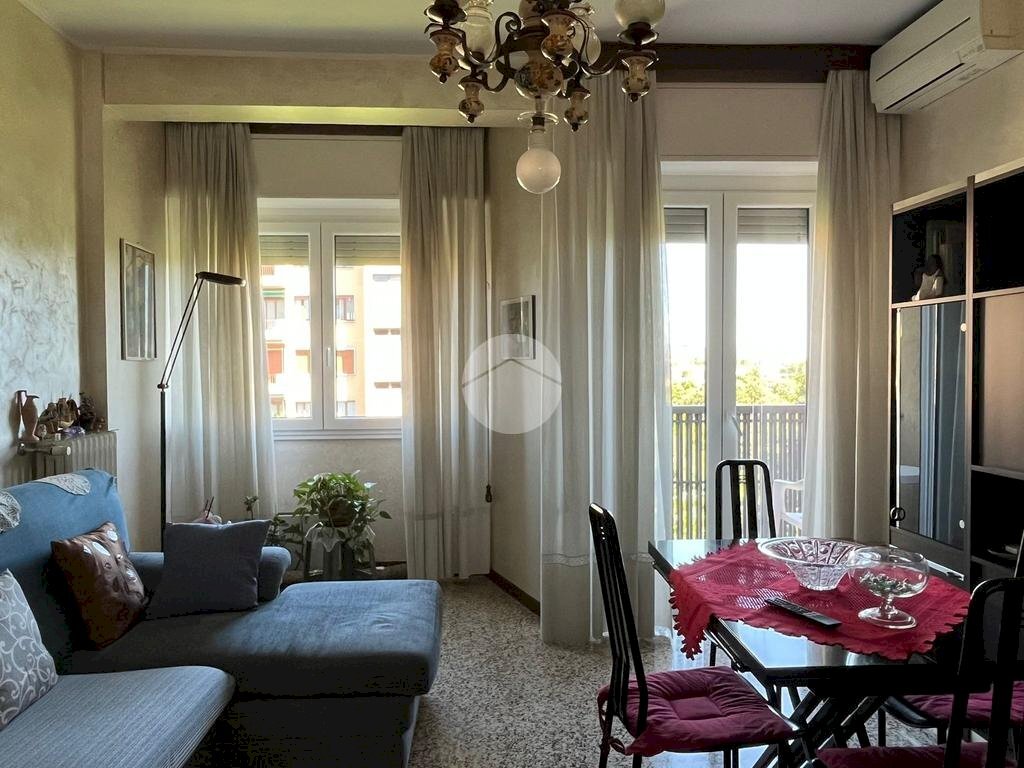 Three-room apartment Via Cascina Corba, Milano (neighborhood Inganni) - photo 2