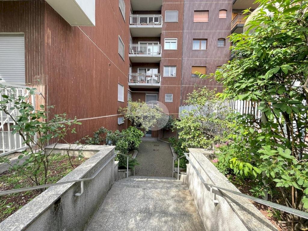 Two-room apartment Via Bartolomeo D'Alviano, Milano (neighborhood Lorenteggio) - photo 1