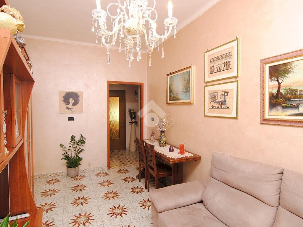 Three-room apartment Via Borgomanero, Torino (neighborhood Parella) - photo 1