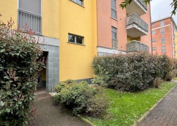 Three-room apartment via Guido Rossa 12, Buccinasco - photo 1