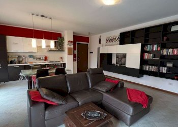 Three-room apartment via Guido Rossa 12, Buccinasco - photo 3
