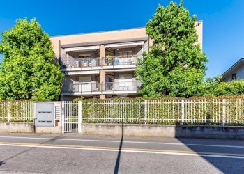 Four-room apartment Via Treves, Lainate - photo 1