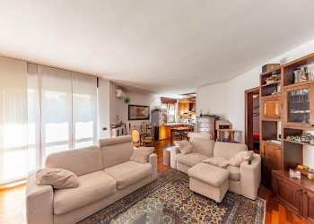 Four-room apartment Via Treves, Lainate - photo 7