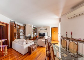 Four-room apartment Via Treves, Lainate - photo 8
