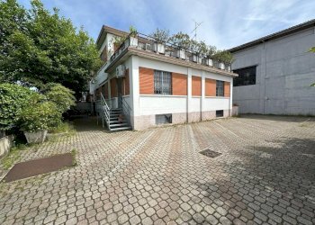 Stable - Palace Via Fratelli Bandiera, Carugate - photo 38