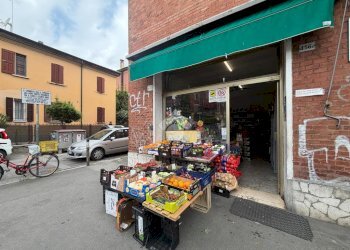 Shop Via Massarenti, Bologna (neighborhood Massarenti) - photo 14