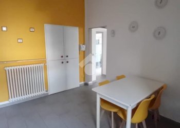 Three-room apartment Str. Robecco, Magenta - photo 6
