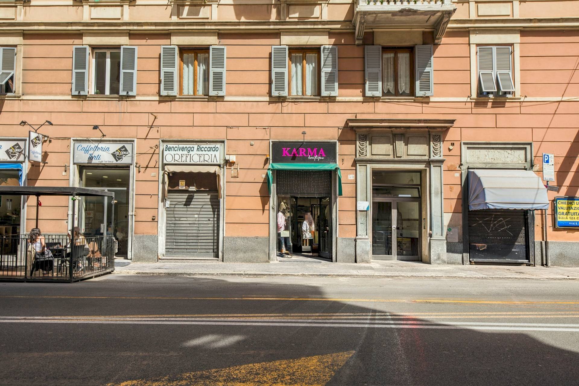 Foto 2 - Attività Commerciale Via Giovanni Torti
110 ROSSO, Genova - foto 2