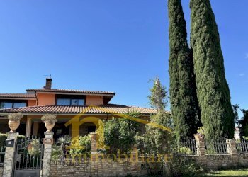 Foto 1 - Villa Contrada Collina
 
80, Nocciano - photo 1