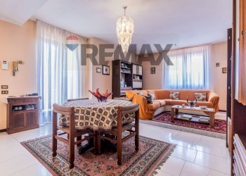 Sala da pranzo - Villa Via Settembrini
 
27, Lainate - photo 9