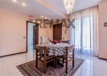 Sala da pranzo - Villa Via Settembrini
 
27, Lainate - photo 14