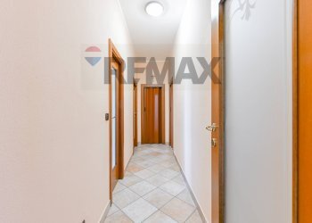 Hall / corridoio - Trilocale Via Ugo Ojetti
 
8, Milano - foto 18