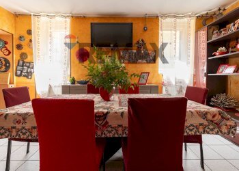 Sala da pranzo - Semi-detached house Via Piave
 
1, Cazzago Brabbia - photo 6