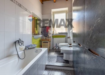 Bagno - Semi-detached house Via Piave
 
1, Cazzago Brabbia - photo 13