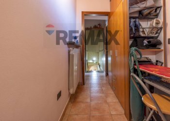 Hall / corridoio - Semi-detached house Via Piave
 
1, Cazzago Brabbia - photo 21