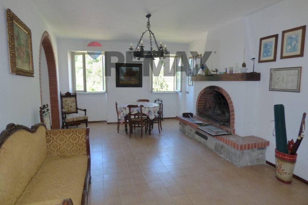Sala da pranzo - Trilocale via castello, Cassano Valcuvia - foto 2