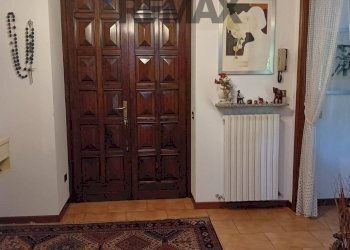 Hall / corridoio - Villa VIA BRIANZOLA
 
21, Carnago - foto 6