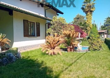 Casa all\'aperto - Villa VIA BRIANZOLA
 
21, Carnago - foto 62