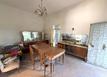 Sala da pranzo - Semi-detached house VIA ALTOFONTE VILLACIAMBRA
 
28, Monreale - photo 15