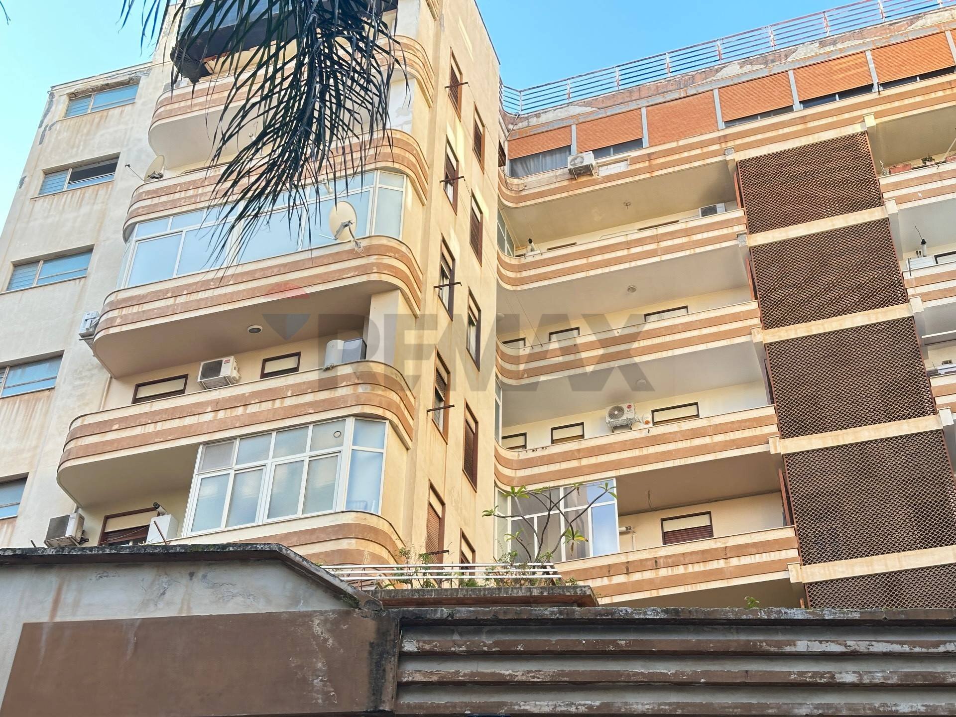 Edificio all\'aperto - One-room apartment PIAZZA CASTELNUOVO
 
26, Palermo - photo 1