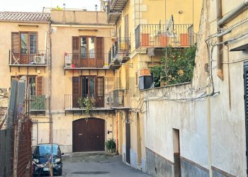 Edificio all\'aperto - Trilocale vicolo Gesù e Maria 15 a Palazzo Reale e vicolo Pesacannone 5, Palermo - foto 7