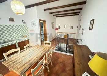 Sala da pranzo - Trilocale vicolo Gesù e Maria 15 a Palazzo Reale e vicolo Pesacannone 5, Palermo - foto 6