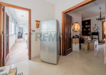 Hall / corridoio - Apartment VIALE DEL FANTE
 
50, Palermo - photo 26
