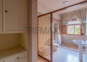 Bagno - Villa VIA ANTIGONE
 
111, Palermo - photo 18