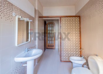 Bagno - Villa VIA ANTIGONE
 
111, Palermo - photo 19