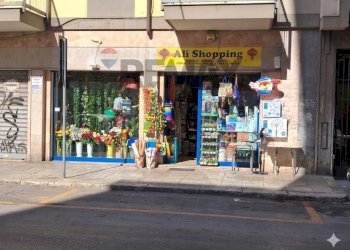 Edificio all\'aperto - Shop Via Filippo Parlatore
74-74/a, Palermo - photo 1