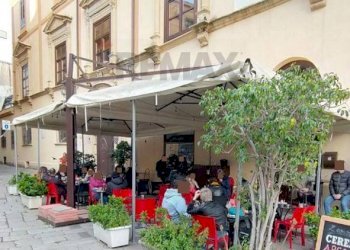 Edificio all\'aperto - Attività Commerciale Piazza Rivoluzione
 
34/35, Palermo - foto 12