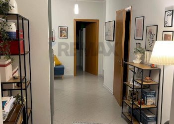 Hall / corridoio - Four-room apartment Via Evangelista Di Blasi
 
91/93, Palermo - photo 22