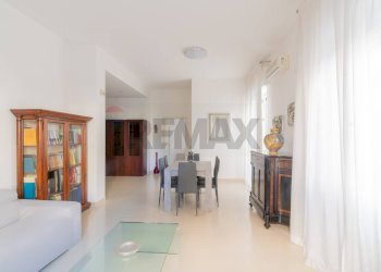 Sala da pranzo - Apartment Via Petrarca
 
50, Palermo - photo 14